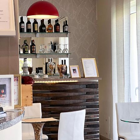 Hotel Rossovino Όπως Εξωτερικό φωτογραφία
