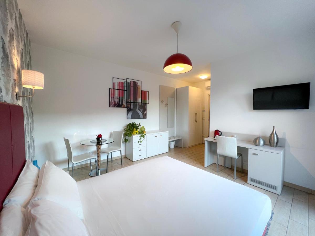 Hotel Rossovino Όπως Εξωτερικό φωτογραφία