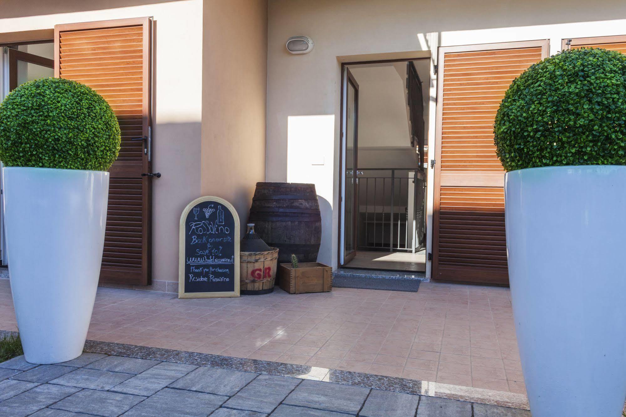 Hotel Rossovino Όπως Εξωτερικό φωτογραφία