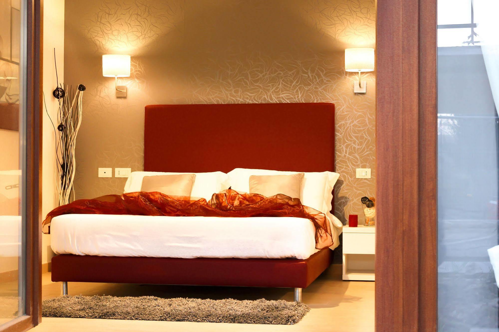 Hotel Rossovino Όπως Εξωτερικό φωτογραφία
