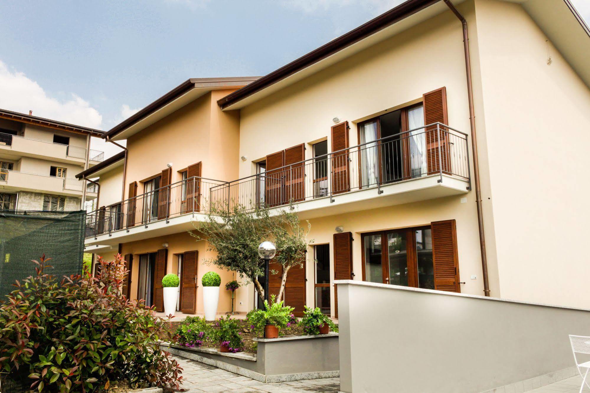 Hotel Rossovino Όπως Εξωτερικό φωτογραφία